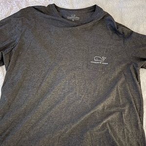 Mens vineyard vines T-shirt